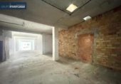 202m² commercial premises for sale in Quart de Poblet, Calle de los Síndicos photo
