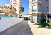 90m² bâtiment pour vente à Torrevieja, Calle Patricio Zammit photo