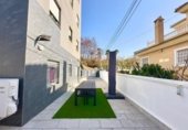90m² bâtiment pour vente à Torrevieja, Calle Patricio Zammit photo