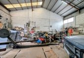 285m² warehouse industrial for sale in Loja photo