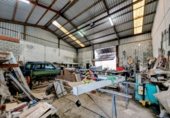 285m² warehouse industrial for sale in Loja photo