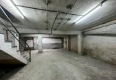 Local comercial en venta con 220m² en Oviedo, en la zona de El Vallobín foto