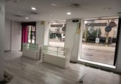 108m² commercial premises for rent in Madrid, in the area of Pacific, Paseo de la Reina Cristina photo