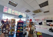 Local comercial en venta en Espartinas, Calle Juan Antonio Ruiz Espartaco foto