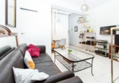 246m² building for sale in Seville, photo