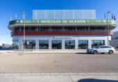 924m² building for sale in Peligros, photo