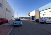 924m² building for sale in Peligros, photo