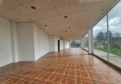 Local comercial en alquiler con 103m² en Santiago de Compostela foto