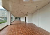 Local comercial en alquiler con 103m² en Santiago de Compostela foto