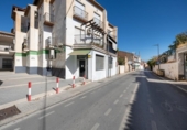 305m² commercial premises for sale in Gójar, photo