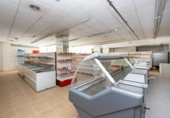 305m² commercial premises for sale in Gójar, photo