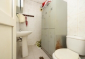 305m² commercial premises for sale in Gójar, photo