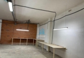 226m² commercial premises for sale in Burjasot, photo