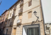 Edificio en venta con 240m² en Mondragón foto