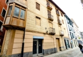 Edificio en venta con 240m² en Mondragón foto