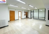91m² bureau pour vente à Ávila, photo