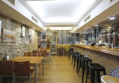 Restaurante en venta en San Sebastián, en la zona de Parte Vieja, Plaza de la Trinidad foto