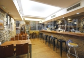 Restaurante en venta en San Sebastián, en la zona de Parte Vieja, Plaza de la Trinidad foto