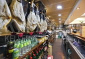 Restaurante en venta en San Sebastián, en la zona de Parte Vieja, Plaza de la Trinidad foto