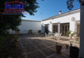 Edificio en venta con 1106m² en Jerez de los Caballeros foto