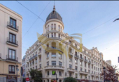  bâtiment pour vente à Madrid, photo