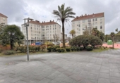 Local comercial en venta con 55m² en Santiago de Compostela foto