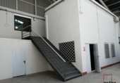 Nave Industrial en venta con 850m² en Valdepeñas, poligono avd. las tinajas foto