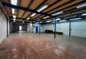 325m² entrepôt industriel pour vente à Erandio, photo