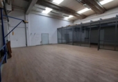 325m² entrepôt industriel pour vente à Erandio, photo