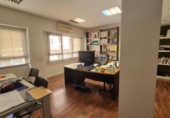 Oficina en venta con 260m² en Badajoz foto