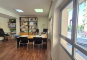 Oficina en venta con 260m² en Badajoz foto