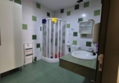 Oficina en venta con 260m² en Badajoz foto