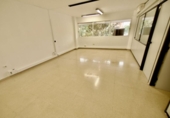 Oficina en venta con 90m² en Tarrasa foto