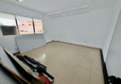 Oficina en venta con 90m² en Tarrasa foto