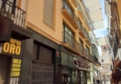 379m² building for sale in Seville, photo