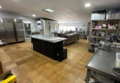 Nave Industrial en venta con 225m² en Marbella foto