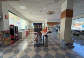 Local comercial en venta con 300m² en Vélez-Málaga foto