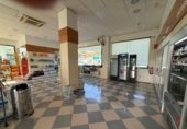 Local comercial en venta con 300m² en Vélez-Málaga foto