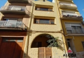 Edificio en venta con 335m² en Benicarló foto