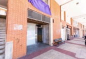 Local comercial en venta con 90m² en Mondragón foto