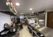 Local comercial en traspaso en Marbella foto