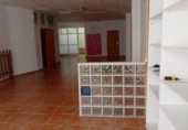 Local comercial en alquiler con 397m² en Novelda foto