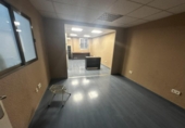 Local comercial en alquiler con 83m² en Elda foto