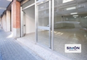 Local comercial en venta en Manresa, en la zona de la Parada, Carrer Pau Claris foto