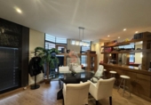 384m² offices for sale in Valladolid, photo