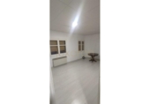 415m² building for sale in Lérida, photo