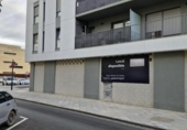 Local comercial en venta con 96m² en Dos Hermanas foto