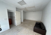 Local comercial en venta con 123m² en Tomares foto