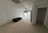 Local comercial en venta con 123m² en Tomares foto