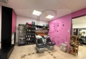  salon de coiffure pour vente à Manresa, dans le quartier de les Escodines, Carrer de la Providència photo